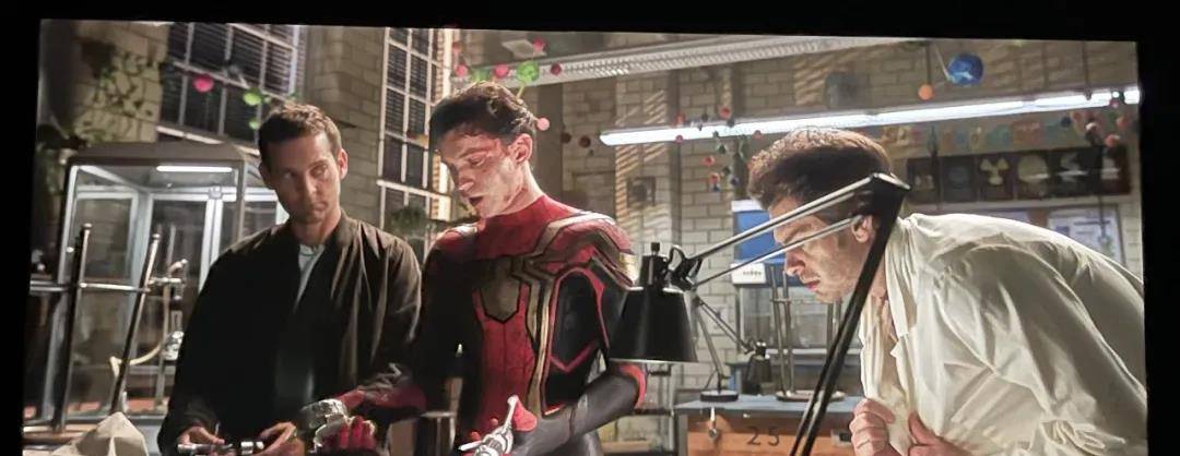 全球|《蜘蛛侠3》三蛛同框！46岁托比马奎尔复出，苍老憔悴，令人唏嘘