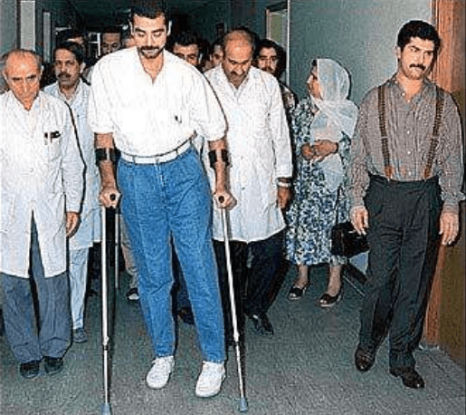 原创萨达姆的恶魔长子乌代一生沉迷于女色逃亡时还带近百美女