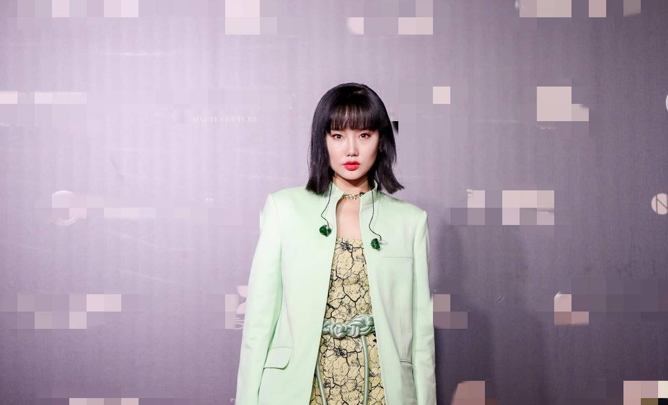 邓萃雯 长春电影节：邓萃雯发福，景甜“霸总范”，蔡少芬张晋又秀恩爱了