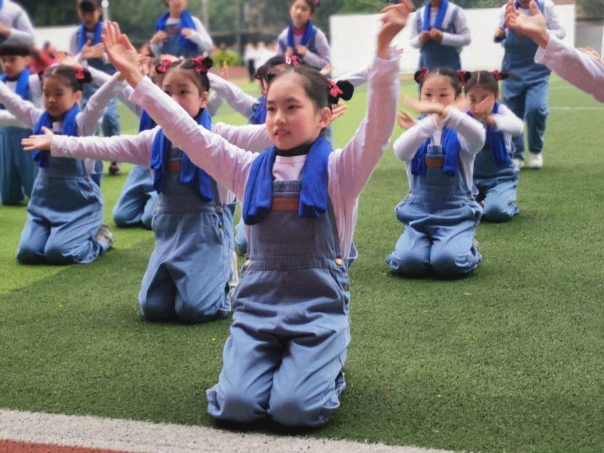 步伐|福州市融侨小学：超萌超酷！体艺节开幕式燃爆