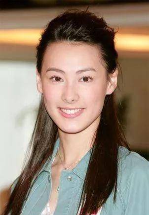 脸部娱乐圈全体女明星都得跪服，52岁比同框的25岁小鲜肉还嫩！