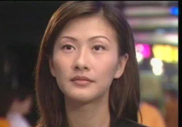 脸部娱乐圈全体女明星都得跪服，52岁比同框的25岁小鲜肉还嫩！