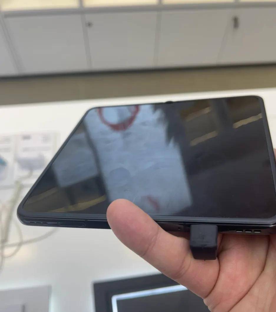 自研专利加持真的有用多角度实拍oppo折叠屏折痕很明显