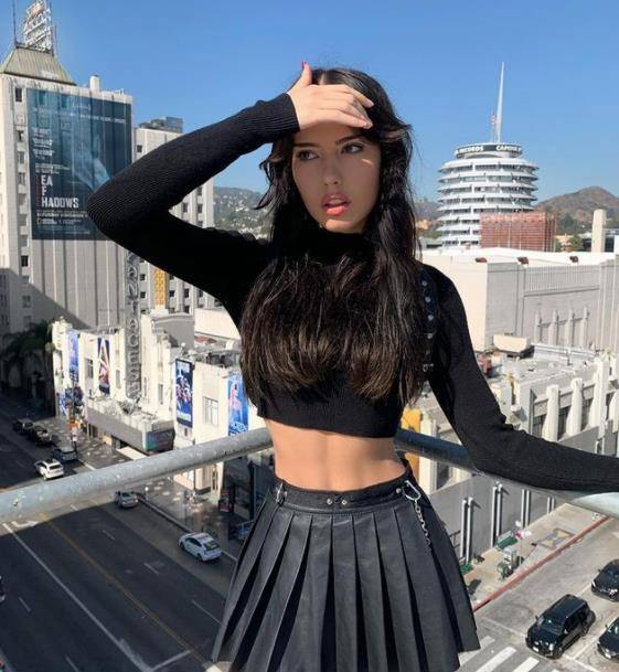 怎么样自拍显腰细 6c97138daad5424686cad02408b071de.jpeg