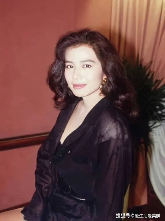 Vuitton嘉宜老师小课堂:一出道就“碰瓷”张柏芝的95年小花凭什么成为新一代内娱颜霸