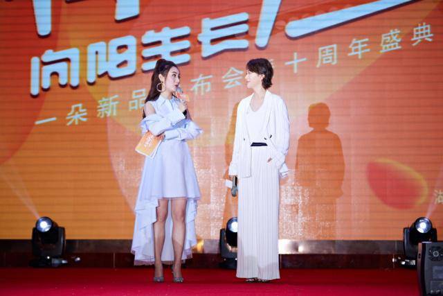 漂亮43岁海清剪短发果然洋气，很适合奔三奔四女人，了解几点更时髦