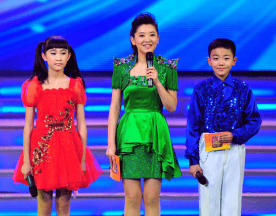 王淏陪孩子长大的月亮姐姐为刚强牵线39岁高龄产子退居家庭