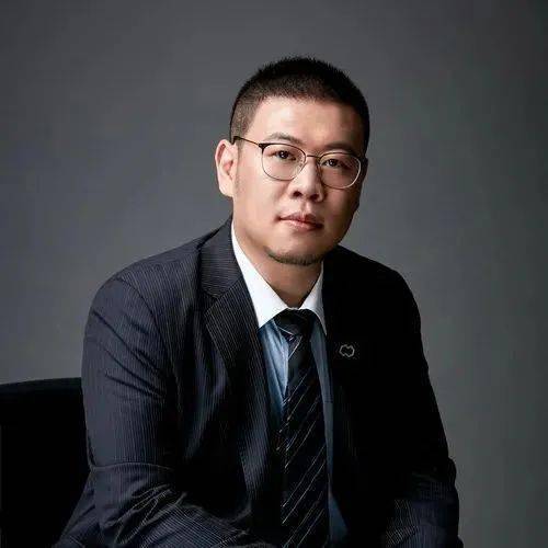 星河资本董事长黄德林(图源:网络)据悉,星河投出的第一个项目是mems