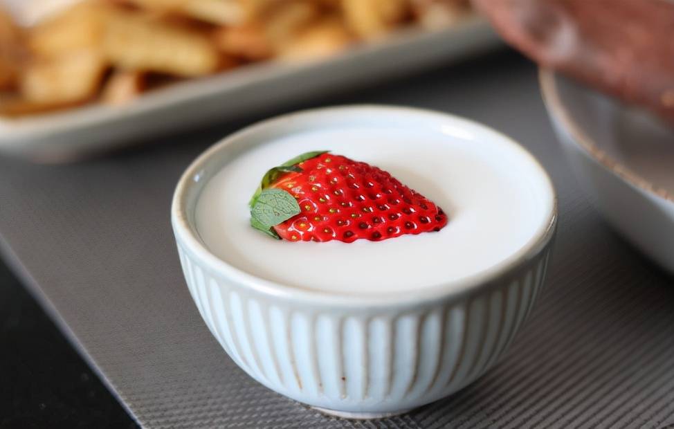 营养|8岁女童因喝牛奶，脾虚入院，营养师：1种“假牛奶”，应趁早拉黑