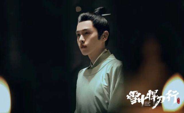 声色什么厉成语_不动声色的图片(3)