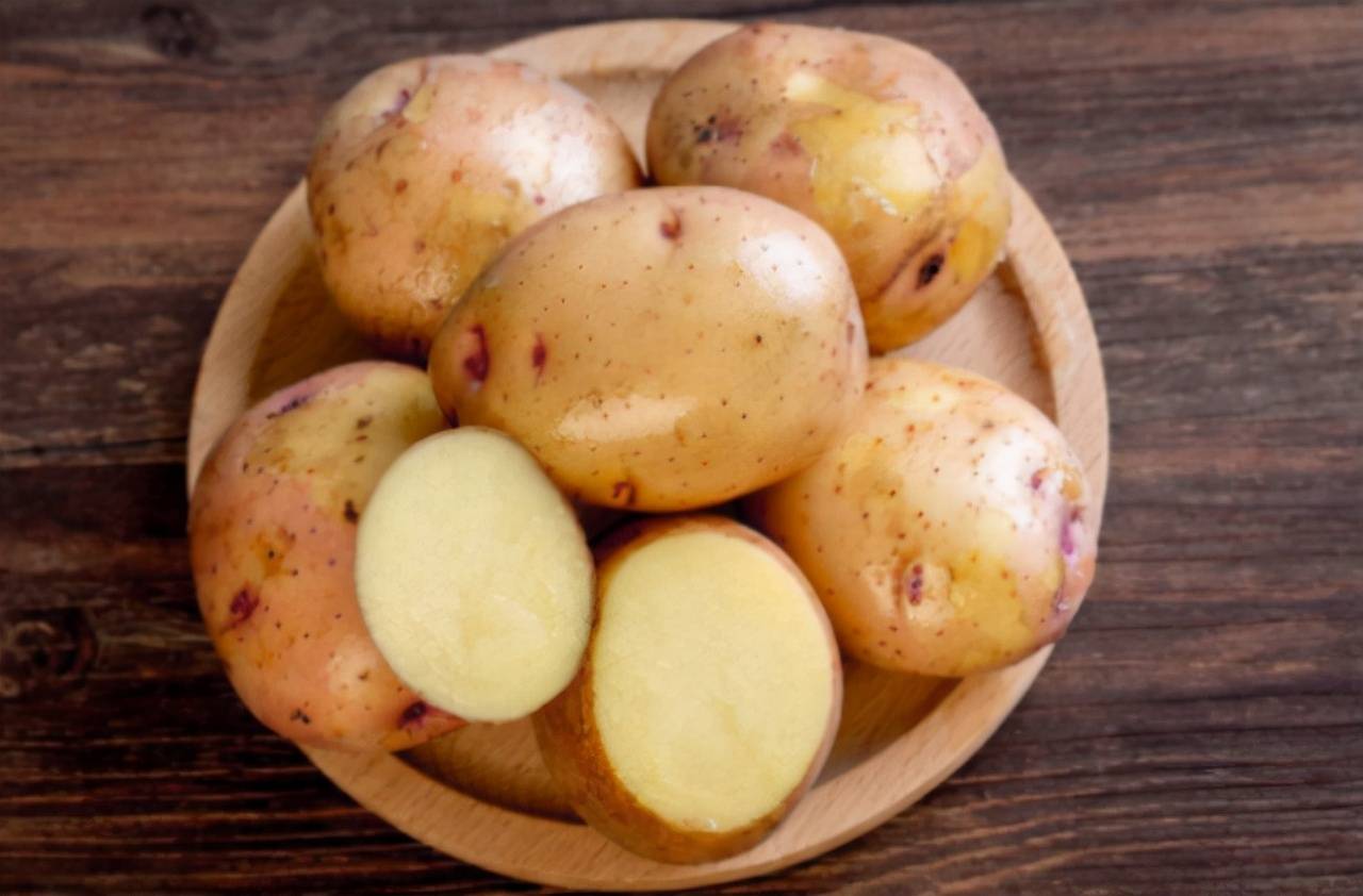 胃部|?大蒜是胃癌的发物？医生：不想胃烂如泥，“2素”趁早撤下餐桌