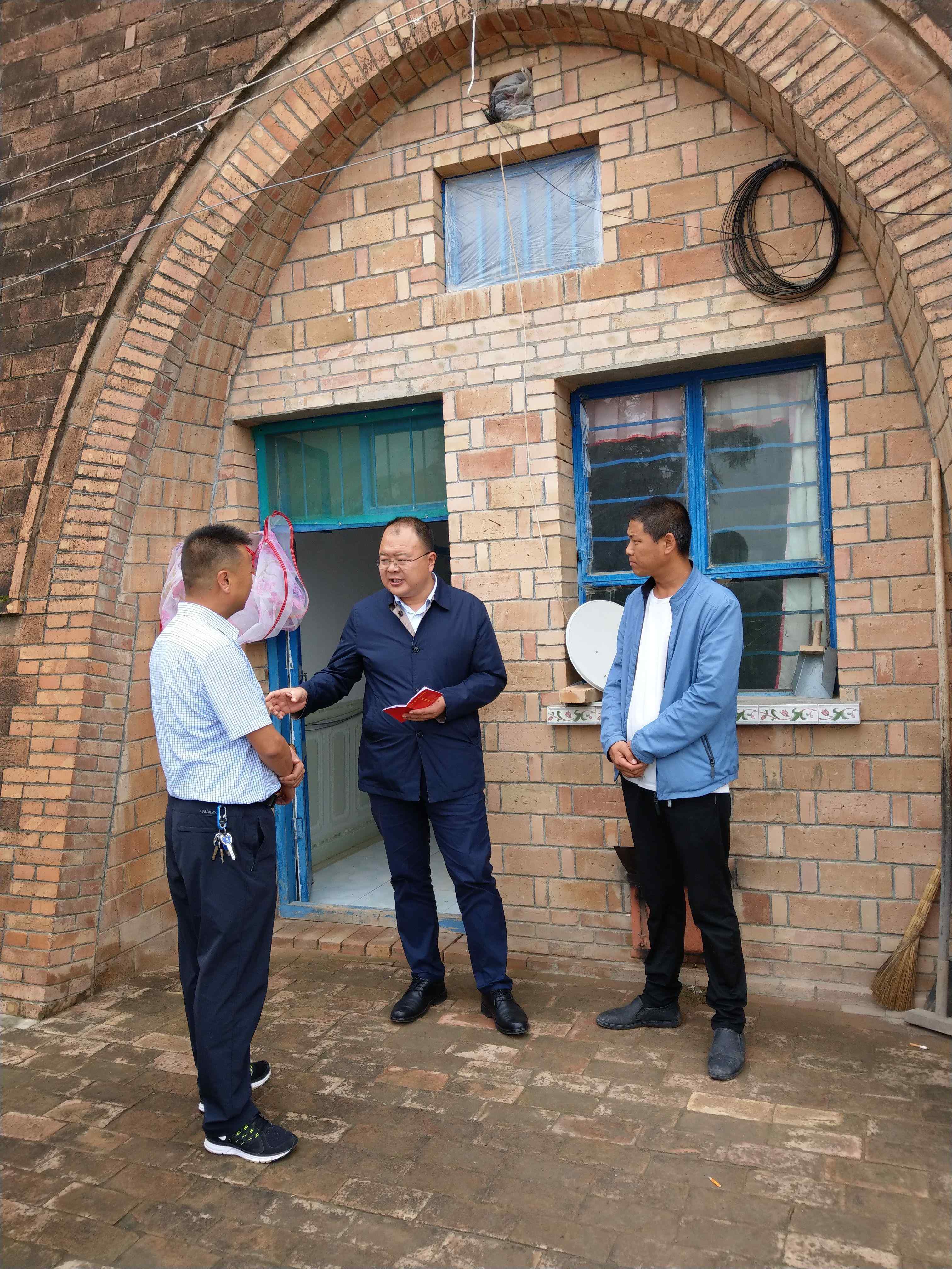 脱亚莉张保华杨雪2021年9月,生前在华池县挂职副县长的中国化学工程