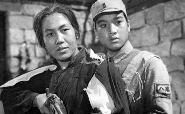 电影|八一厂表演艺术家曲云近照曝光，“银幕母亲”专业户，如今91岁了