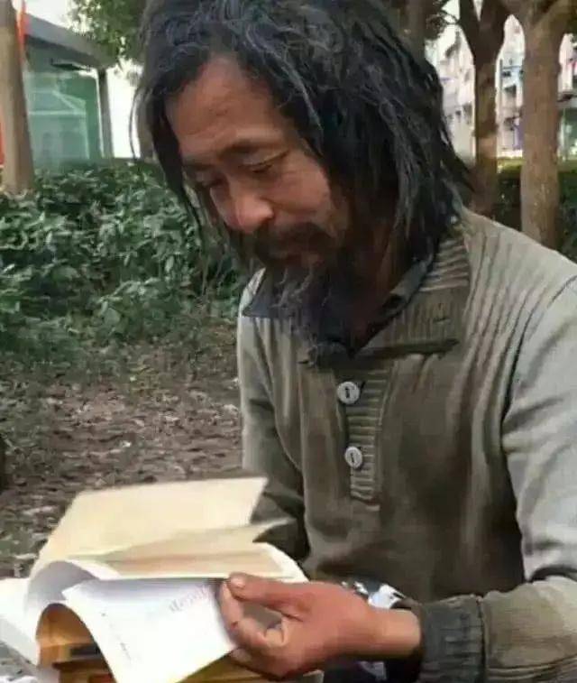 功利|流浪大师的“清醒”，打了多少“迷糊”网红的脸？