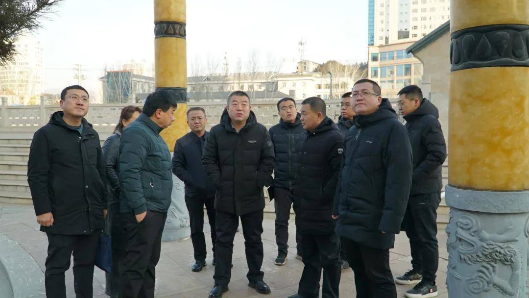 市城市管理局副局长薛青翔及相关科室(单位)负责人,先后前往市区滨河