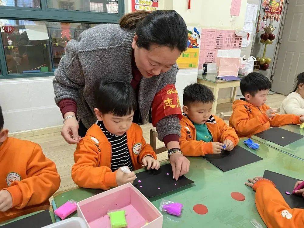 活动|“同”心迎新年 童趣庆元旦——丝雨幼儿园迎新年 迎元旦联欢活动