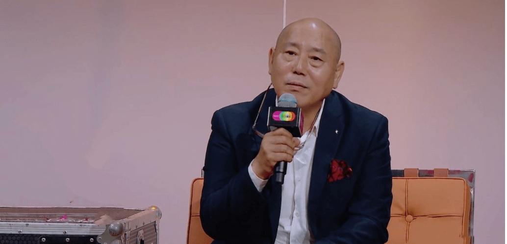 时代|24岁登顶国内小说，十六年前陷抄袭风波，小四为何被李成儒瞧不起