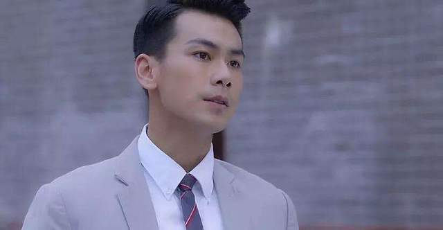 桃花自带“唇珠”的5位男星,有人面若桃花,有人邪魅挑逗,太迷人了