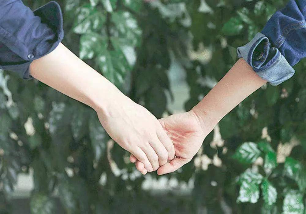梦之语，在困境中寻觅——解析梦见在需要时，老公的父母未伸出援手的深层含义