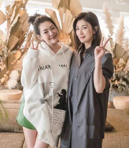 什么|小S和贾静雯聊私密话题，双方幽默秒懂，贾静雯害羞到难以招架