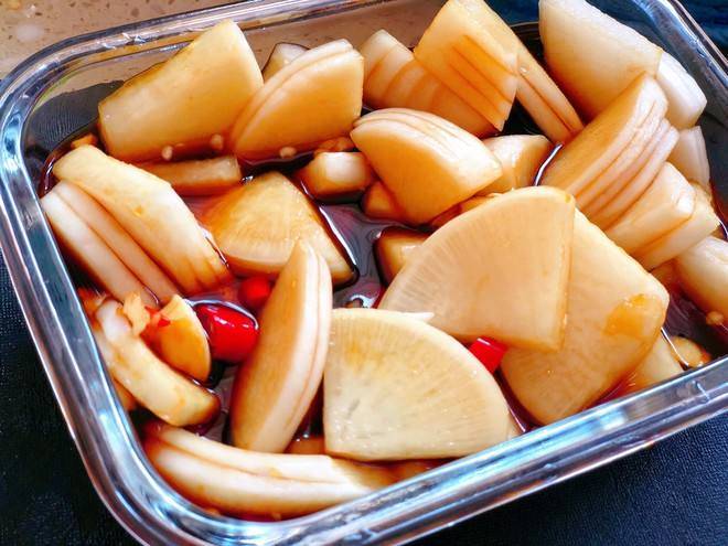 冬天别只腌腊八蒜教你秘制腌萝卜做法酸辣脆爽比腊八蒜还好吃