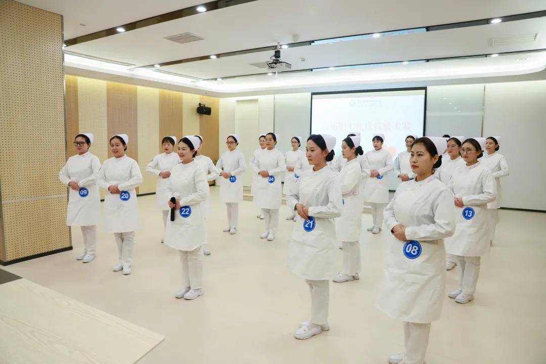 风采 赛专业技能 | 郑州南区口腔医院举办首届护士礼仪技能大赛_护理
