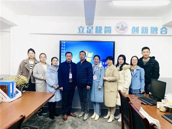 在自我提升之外,浦城三中的优秀老师们还积极参与公益活动,持续发挥