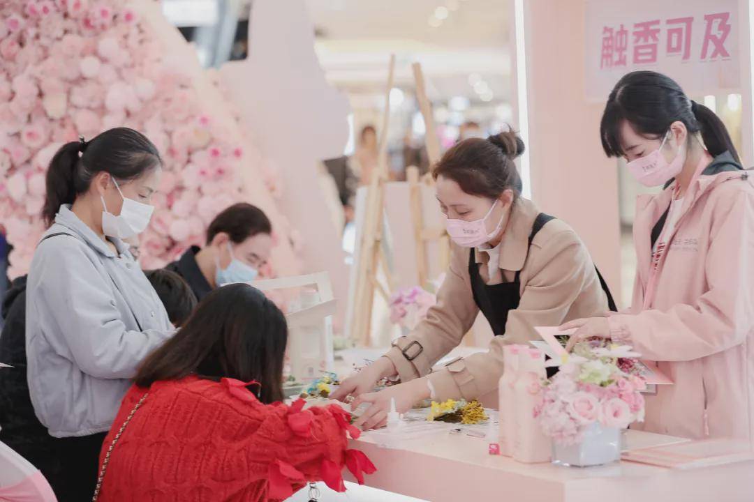 品牌又斩获业内知名大奖，阿道夫·蒂姆森何以开创“芯”时代？