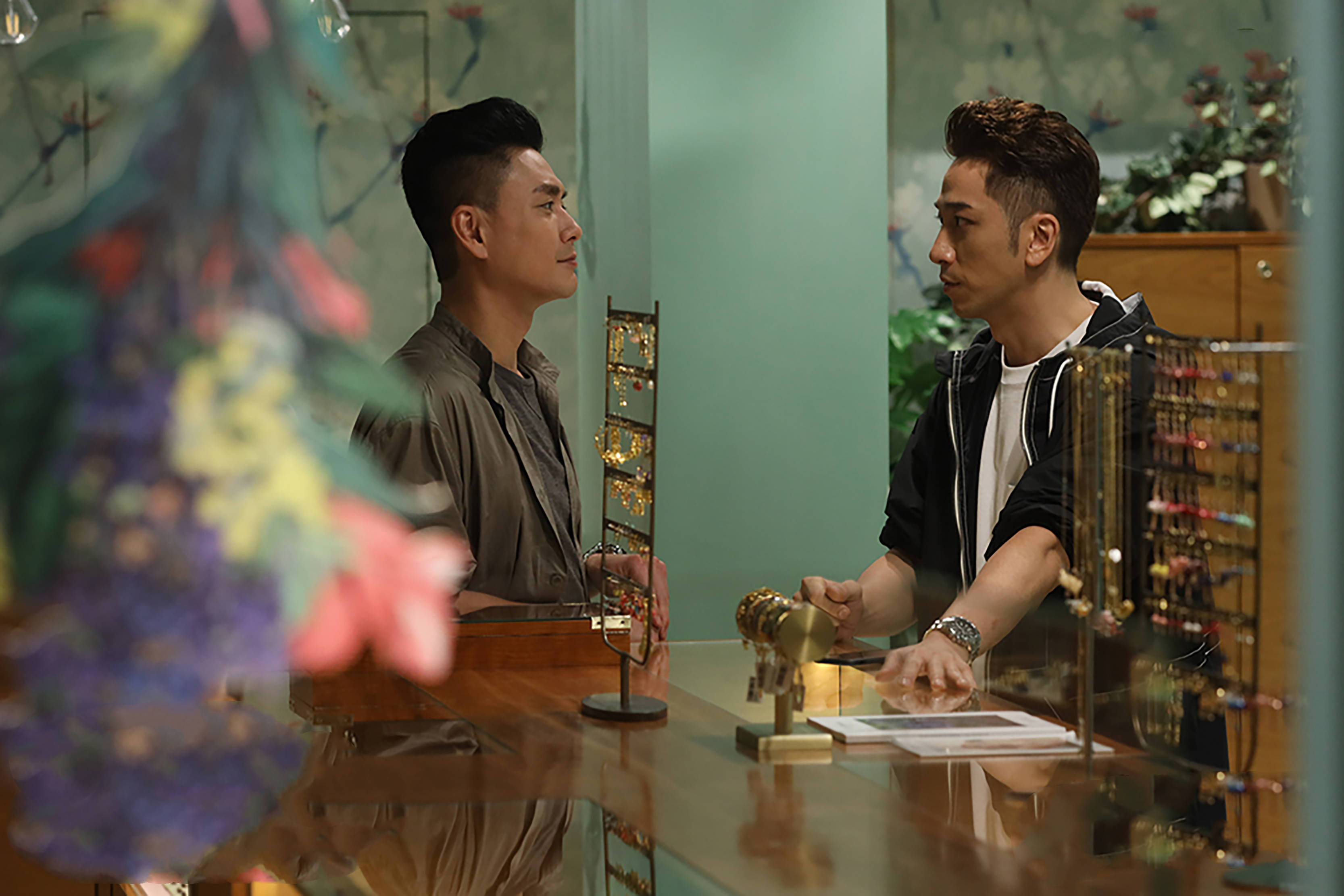 兄弟|《飞虎之壮志英雄》：港剧的三大收视法宝，都被这部剧包圆了