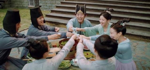 区求|仅播1天就成王炸，观众刷爆评论区求更新，鹅厂新剧凭啥这么拽？