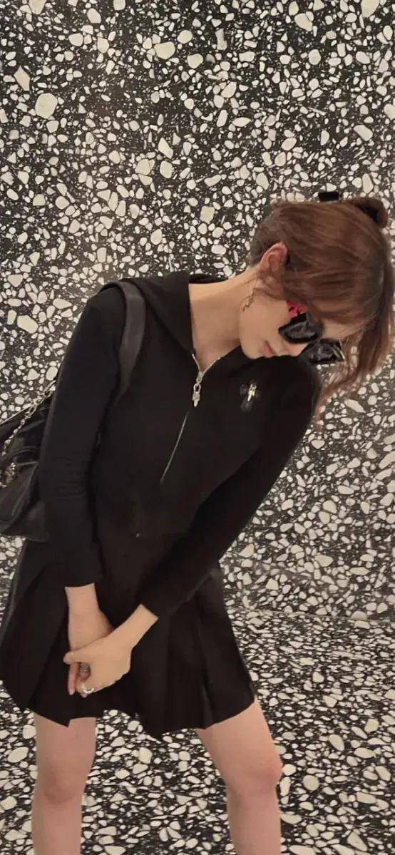 卫衣 不做“大小姐”的欧阳娜娜，机场造型帅翻