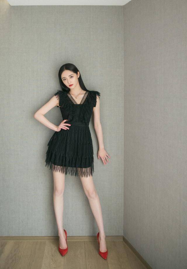 计划周洁琼不做乖乖女，同Aron拍摄cp感满满，脏辫造型被赞冷酷仙女