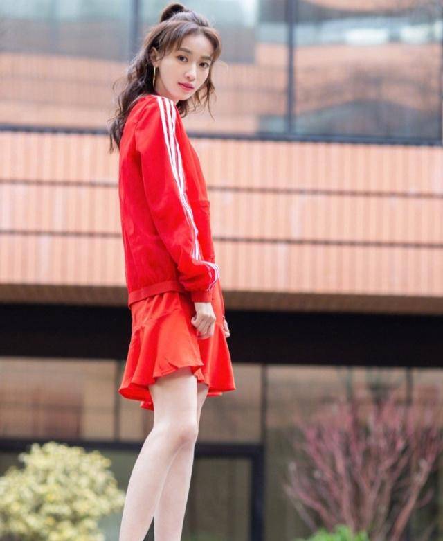 黑色 29岁吴谨言变身“时尚达人”，个性穿搭美出新高度，赶紧学起来吧