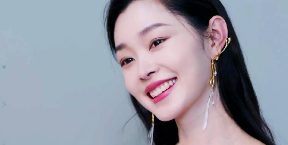 宋轶这3位女明星，应该是很用力在变美吧