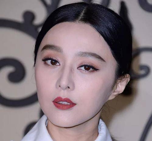 面部4个化妆习惯，比素颜还显老，不想被叫阿姨早点改掉吧