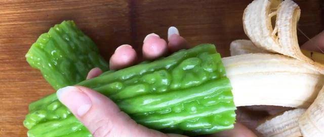 原创
苦瓜桂花蜜酿香蕉,做法简单既美容又败火,不懂怎么做减肥餐试试