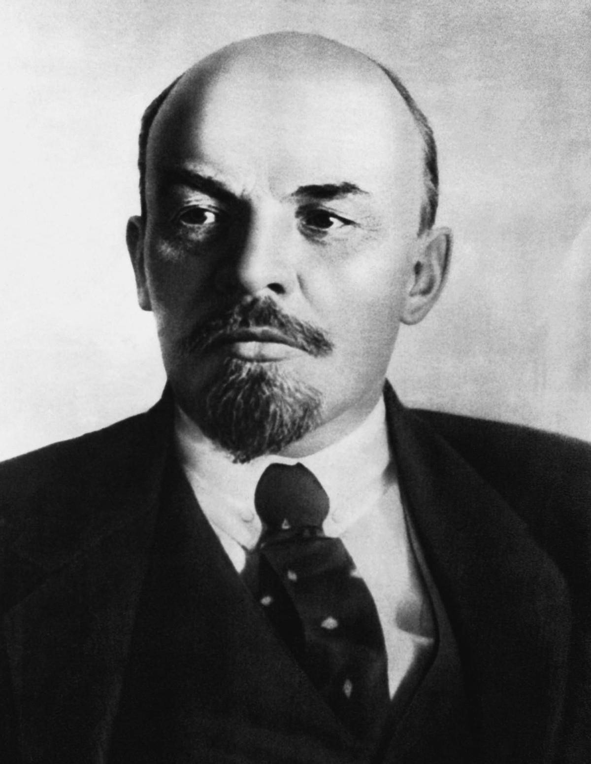 列宁遗体只剩10%，每年维护费超百万惹争议，普京拍板：拒绝下葬 - 哔哩哔哩