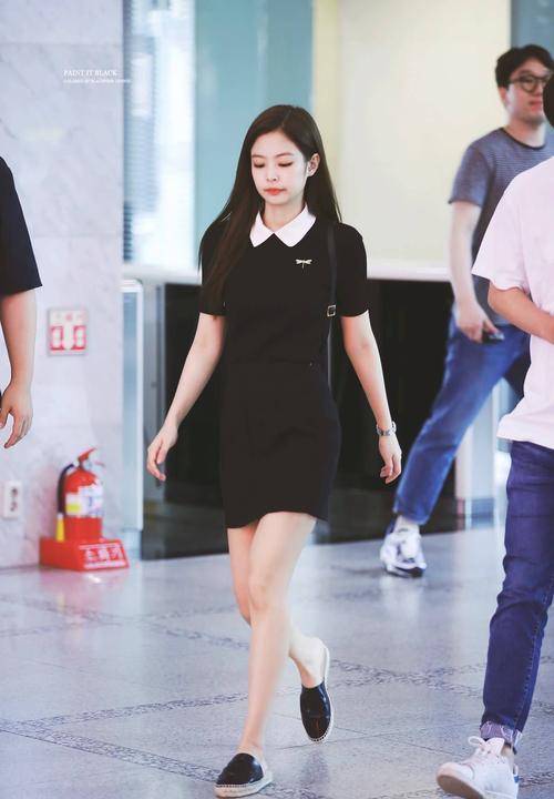 发型Jennie作为南韩时尚标杆，她的整体穿搭有那么好借鉴吗？