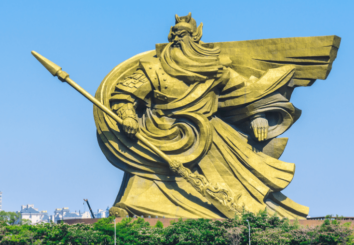 大きすぎる」関羽像解体 中国、大きすぎる55億円の「無駄遣い