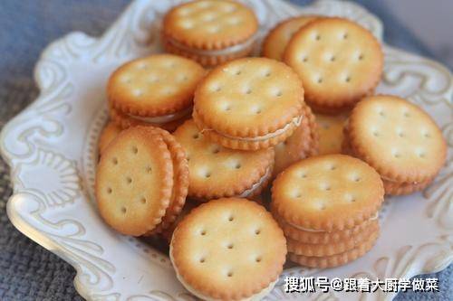 能量|医生建议：晨起忍着饿肚子，也请大家尽量少吃4种“早餐”