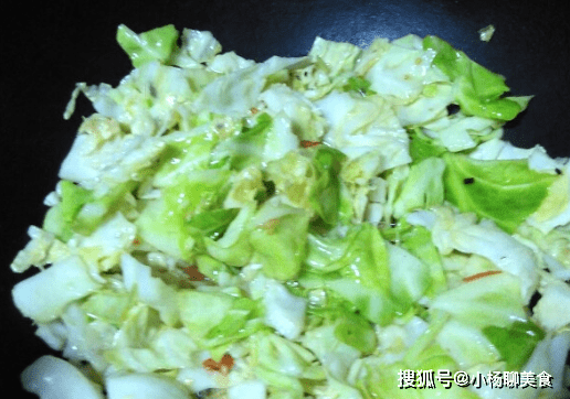 如何做手撕菠菜 a069c005aad0463993d4591a5f22f0c3.png