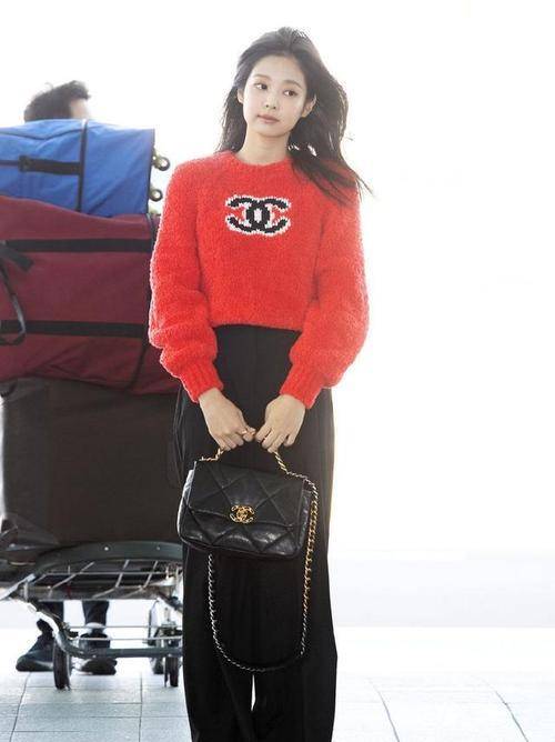 发型Jennie作为南韩时尚标杆，她的整体穿搭有那么好借鉴吗？