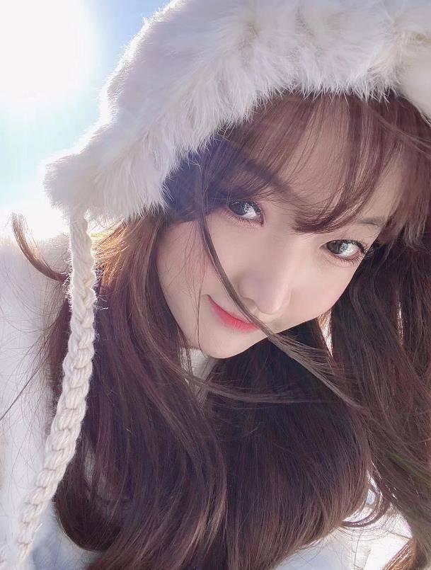长发“黄头发”早过时了，春夏流行的“仙女发色”，好看又不挑人