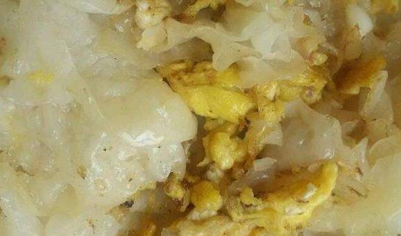 银耳怎么吃不会寒凉 9b35ead4484e4498b538ebd474853095.jpeg