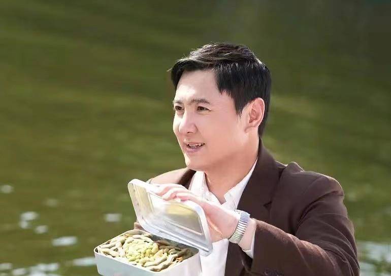 因为|从国内火向日本,我们正在见证中国新一代“女喜剧之王”的诞生