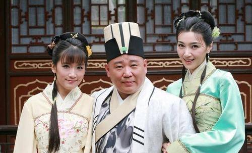 国产|国产喜剧电影“大洗牌”，后浪拍沉前浪，德云社赵家班后劲不足