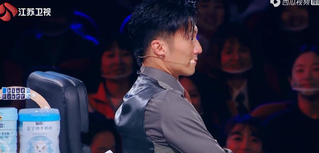 棉花|在达人秀又哭又笑，“补刀”谢霆锋：31岁闭关的邓紫棋，是真性情