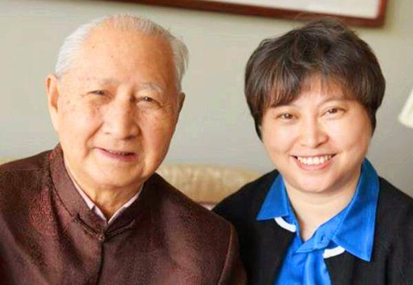 我国近代第一中医,临终前留下10张药方,并将其无偿捐献给国家_施今墨