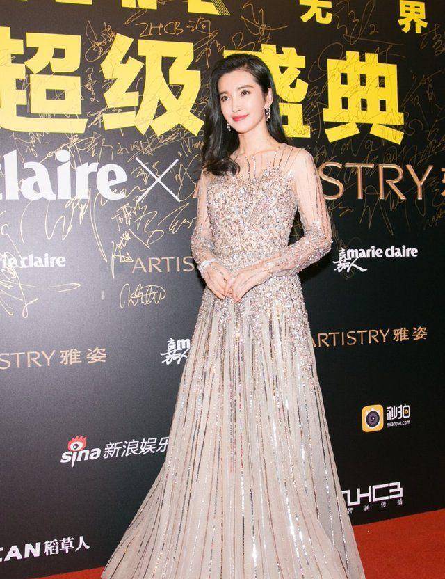 下巴46岁李冰冰近照让人大跌眼镜！网友：这些未ps过的照片说明了什么