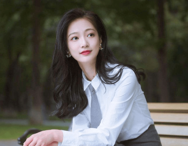 冯琳亮相跨年晚会后,再度冬奥会c位领舞,成为了最美复旦研究生_抓住